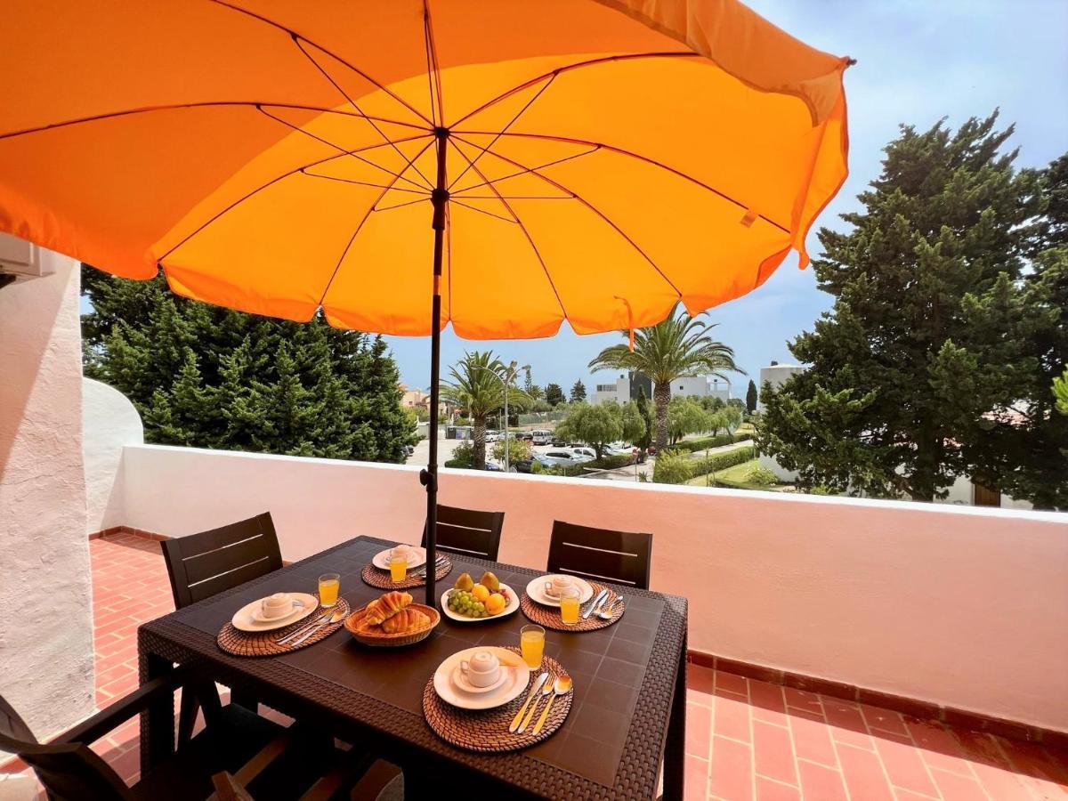 Armacao De Pera Twins 2 With Pool By Homing Appartement Buitenkant foto