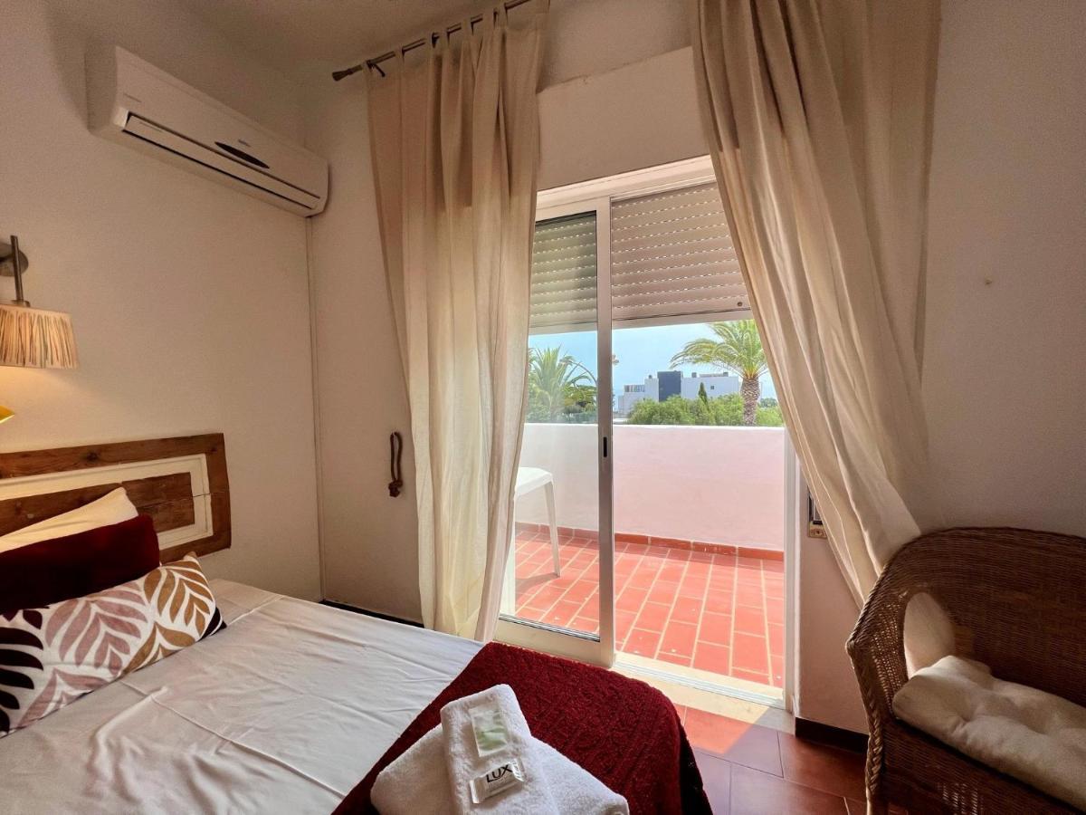 Armacao De Pera Twins 2 With Pool By Homing Appartement Buitenkant foto