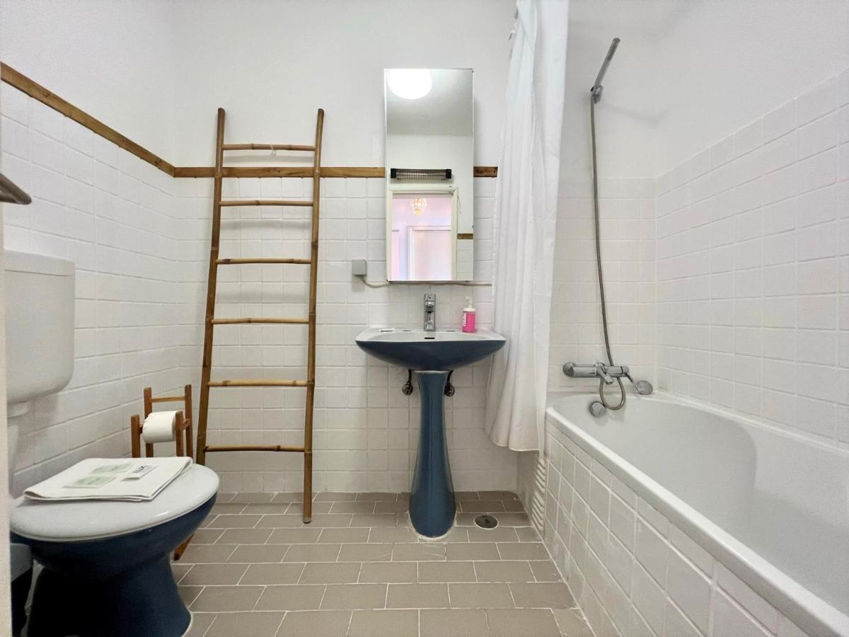 Armacao De Pera Twins 2 With Pool By Homing Appartement Buitenkant foto