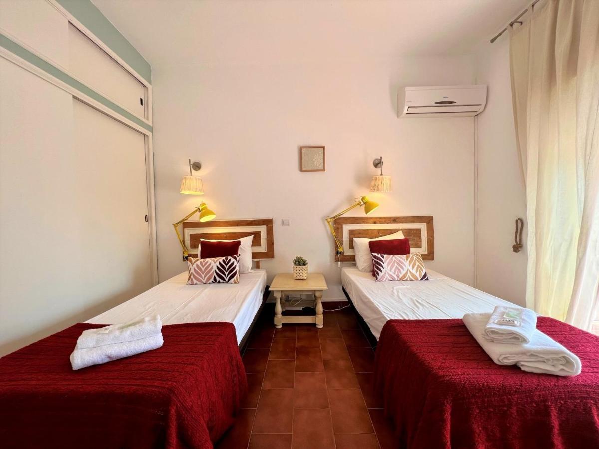 Armacao De Pera Twins 2 With Pool By Homing Appartement Buitenkant foto