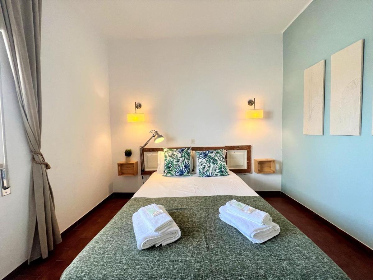 Armacao De Pera Twins 2 With Pool By Homing Appartement Buitenkant foto