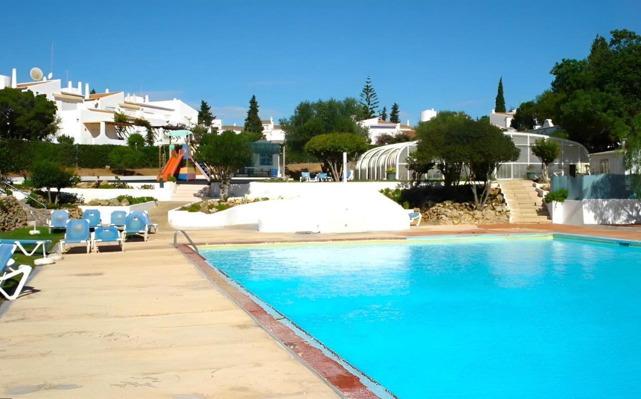Armacao De Pera Twins 2 With Pool By Homing Appartement Buitenkant foto